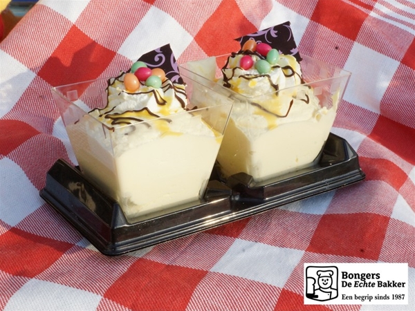 Advocaat dessert met slagroom